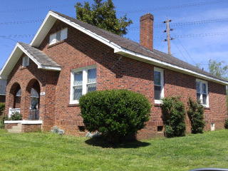 206 Bond Ave, Greenwood, SC 29646-4541