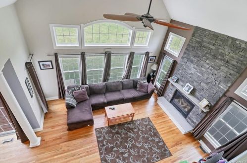 6 Austin Way, Marlborough NY  12542-5539 exterior