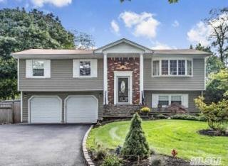 1 Wanda Ln, Hauppauge, NY 11788-2614