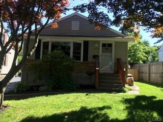 271 Nichols Ave, Stratford CT  06614-3903 exterior
