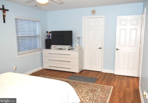 6305 Pioneer Dr, Springfield VA  22150-1623 exterior