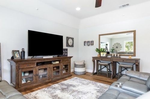 245 Plancha Way, Pismo Beach CA  93420-4611 exterior