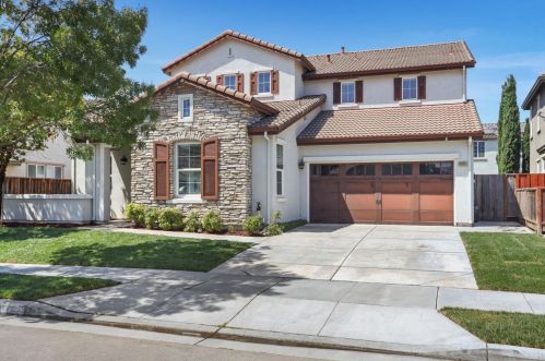 15835 Crescent Park Cir, Lathrop, CA 95330-8621