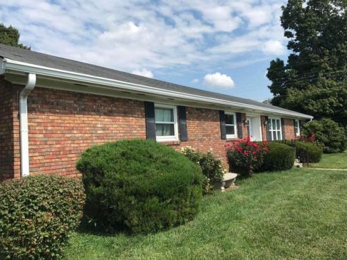 520 Honeysuckle Rd, Shelbyville, KY 40065-8901