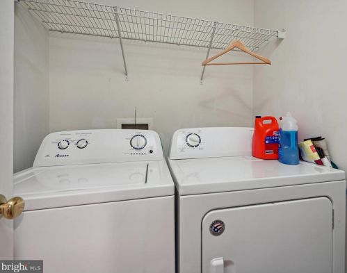 9269 Laurel Ridge Crossing Rd, Lorton VA  22079-2960 exterior