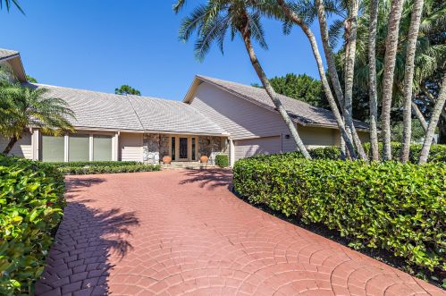 1 Surrey Rd, West Palm Beach, FL 33418-7088