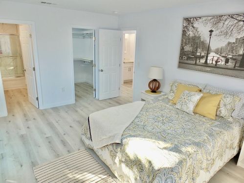 6820 Motz St, Paramount CA  90723-4741 exterior