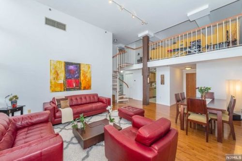 262 Main St, West Paterson, NJ 07424-1355