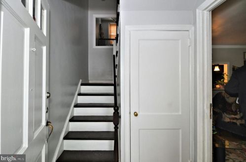 7221 Erdrick St, Philadelphia PA 19135-1014 exterior