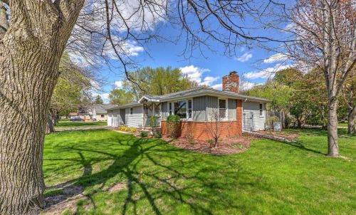 550 Riley Ave, New Johannesburg, WI 54017-2138