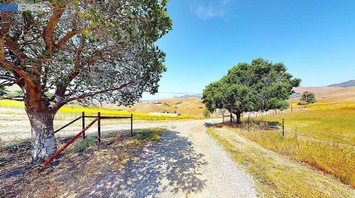 6901 Johnston Rd, Pleasanton CA  94588-9460 exterior