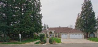 10749 Clear Lake Ln, Fresno, CA 93730-0626