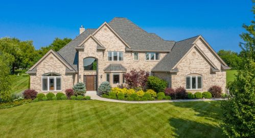 11523 Concord Creek Dr, Thiensville, WI 53092-4387