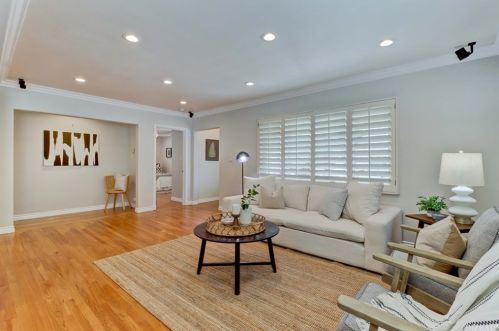 3655 Ostrom Ave, Long Beach, CA 90808-2433