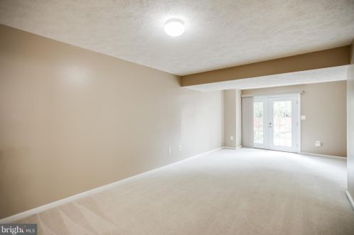 6249 Oakland Dr, Woodbridge VA  22193-7017 exterior