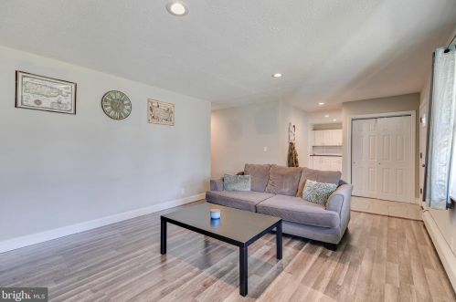 122 Chippewa Trl, Browns Mills NJ 08015-6458 exterior