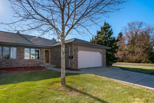 299 Whisper Ln, Kewaskum, WI 53040-9343