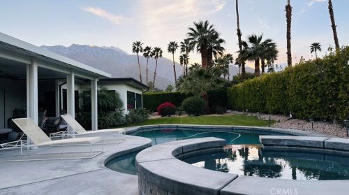 1050 Louise Dr, Palm Springs CA  92262-3241 exterior