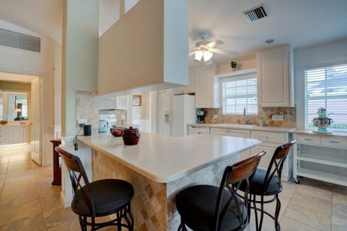 10652 Hartwick Dr, Fort Pierce FL  34987-1923 exterior