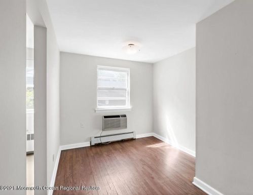 71 Manor Dr, Tinton Falls NJ  07712-2568 exterior