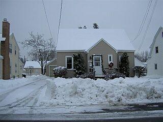 1117 Fairmont Ln, Manitowoc, WI 54220-2711