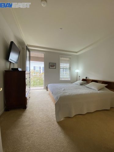 3725 Whitworth Dr, Pleasanton CA  94568-1377 exterior