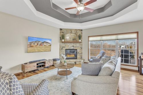 11380 Concord Creek Dr, Thiensville, WI 53092-4374