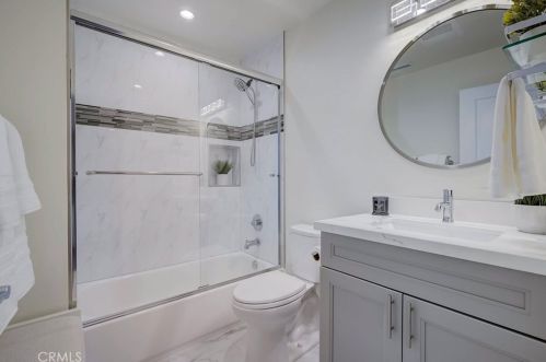 6152 Pacific Coast Hwy, Redondo Beach CA  90277-5906 exterior