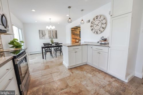 13333 Millwood Dr, Woodbridge VA  22191-1928 exterior