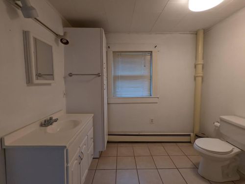 8 Chesterfield Rd, Hinsdale NH  03451-2215 exterior