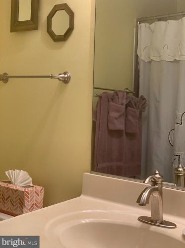 17653 Glass Ridge Pl, Gainesville VA  20155-3045 exterior