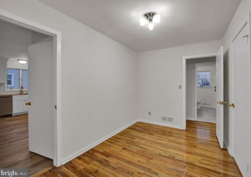 84 Berwyn Pl, Lawrence Township NJ  08648-3604 exterior