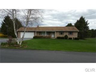 6217 Venture Ct, Slatington, PA 18080-3111