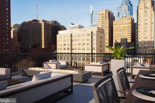 262 16th St, Philadelphia PA  19102-1227 exterior