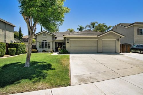 1161 Cypress St, Hollister, CA 95023-5259