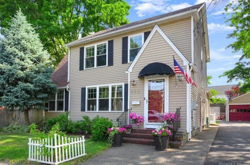 990 Wood Ave, Bridgeport, CT 06604-1732