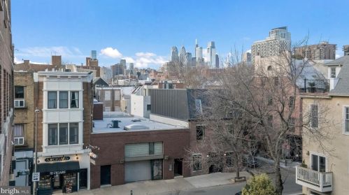 200-10 Lombard St, Philadelphia PA  19147 exterior