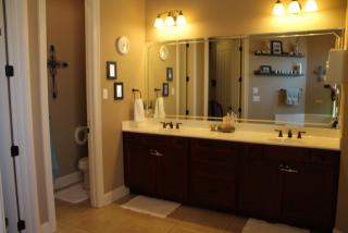 612 Lakeshore Village Dr, Slidell LA  70461-5695 exterior