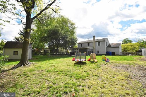 17 Glenview Dr, Riverton NJ  08077-2135 exterior