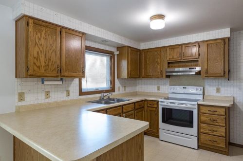 3570 Mardon Ln, Green Bay WI  54313-8212 exterior