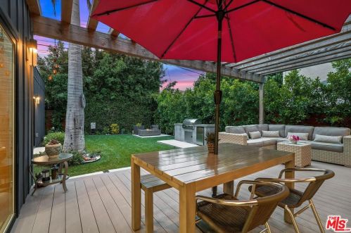 4709 Norwich Ave, Van Nuys CA  91403-2017 exterior