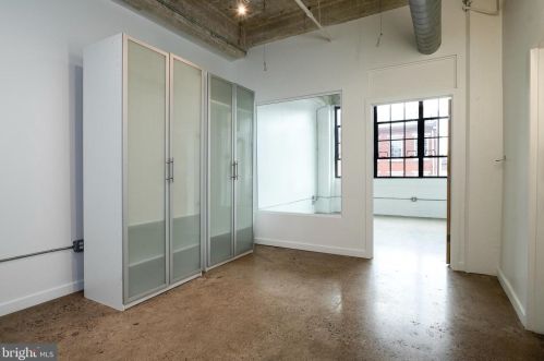 20 3rd St, Philadelphia PA  19106-2113 exterior