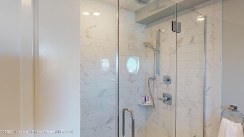 5 Fort Ave, Pelican Island NJ  08751-1512 exterior