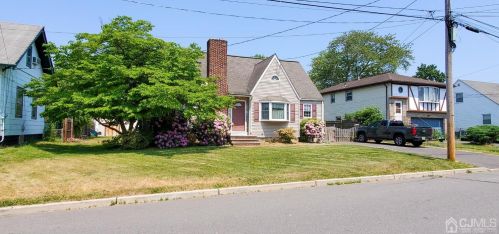 14 Lincoln Ave, East Brunswick, NJ 08816-4760