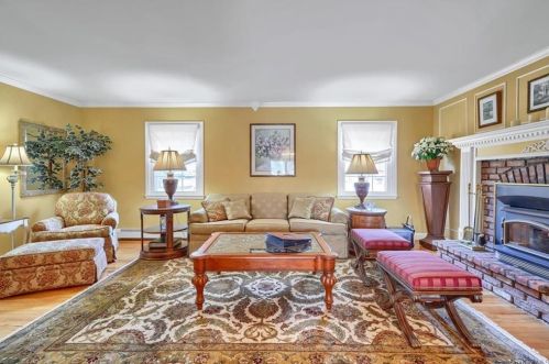 11 Hillside Ter, Monroe NY  10950-2515 exterior