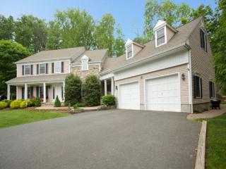 356 High St, Stirling, NJ 07980-1129
