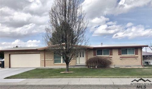 1020 17 St, Pella ID  83318-2610 exterior