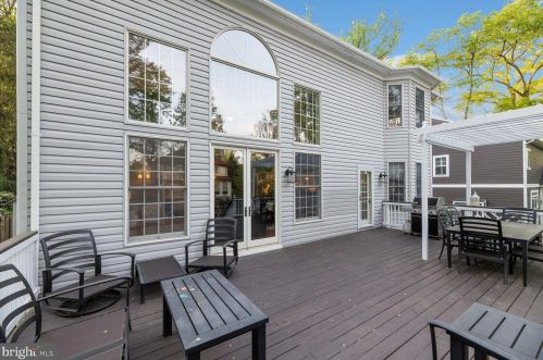 610 Poplar Dr, Falls Church VA  22046-2838 exterior