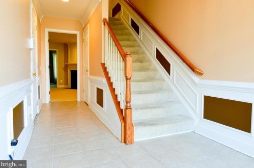 2417 Brookmoor Ln, Woodbridge, VA 22191-4019