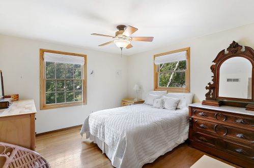 1900 Laura Ln, Waukesha WI  53186-2808 exterior